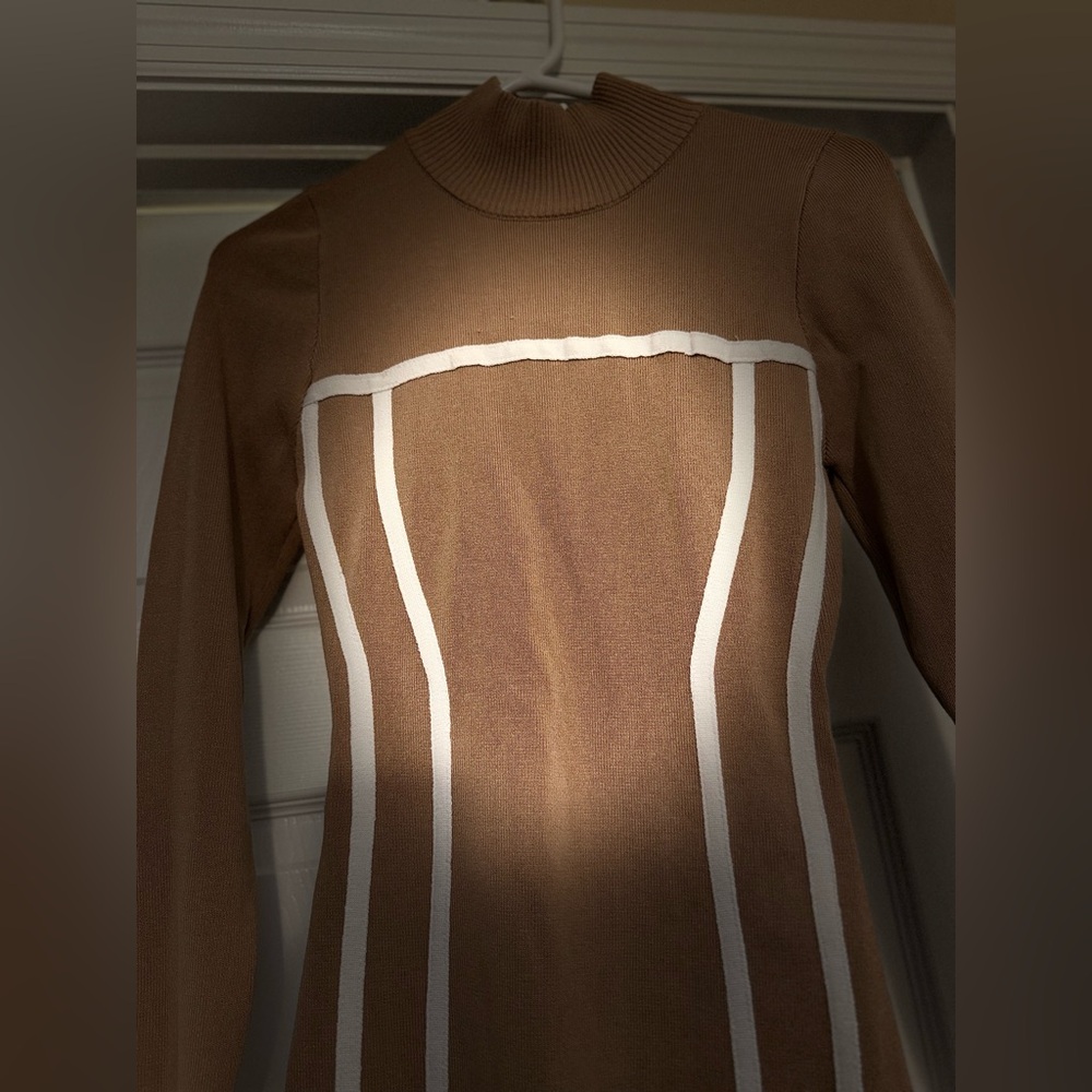 Elegant Tan and White Women's Dress - Picture 4 of 9